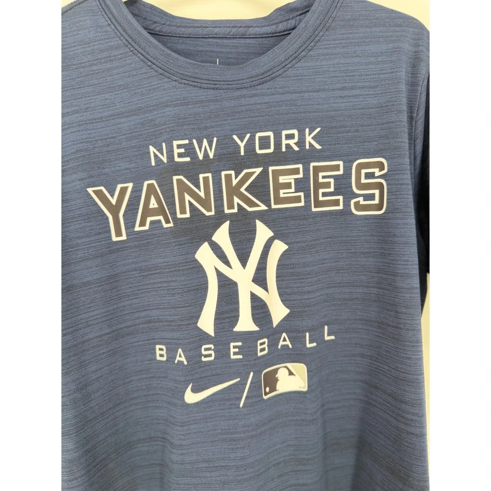 Nike T-Shirt New York Yankees Dri-FIT Boys Size S 8 Navy Blue Baseball Graphic